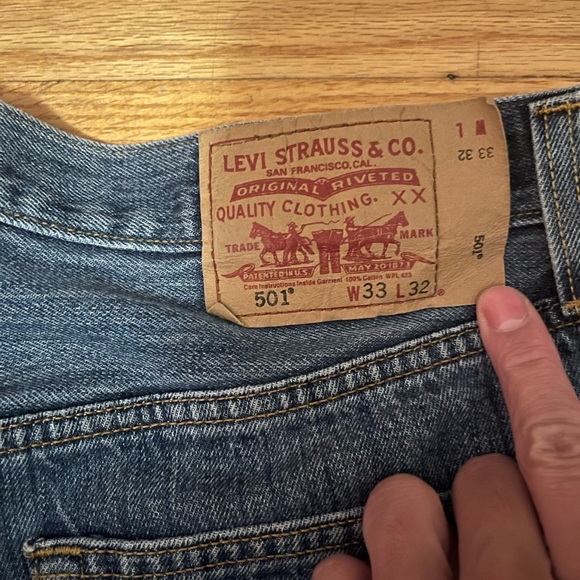 Levi’s 501s 33x32 - Picture 3 of 6